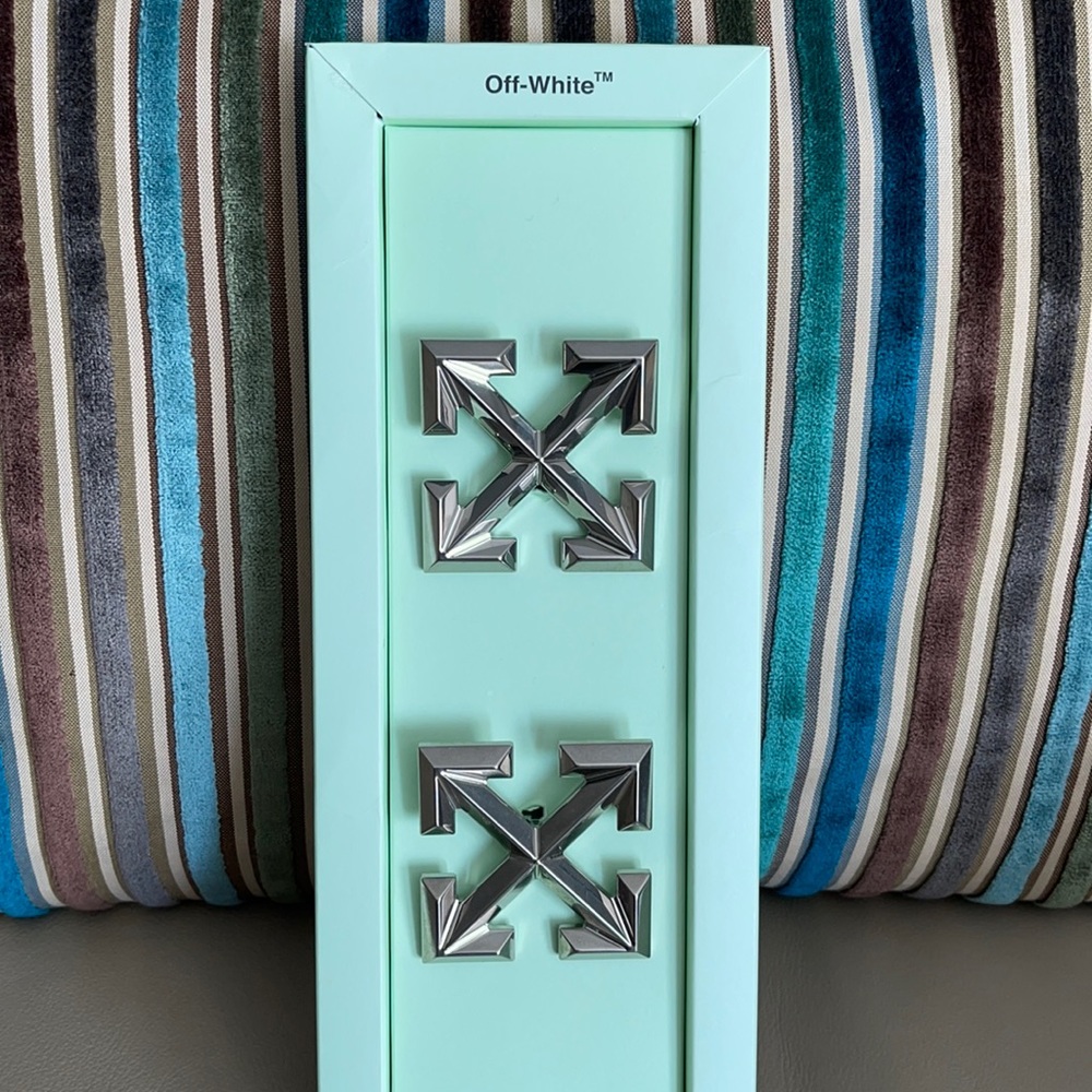 OFF-WHITE - Big Arrow Earrings Silver